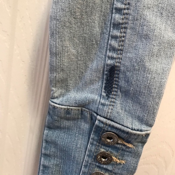 Foxy Jeans Cropped Distressed Denim Jean Jacket - Picture 2 of 10